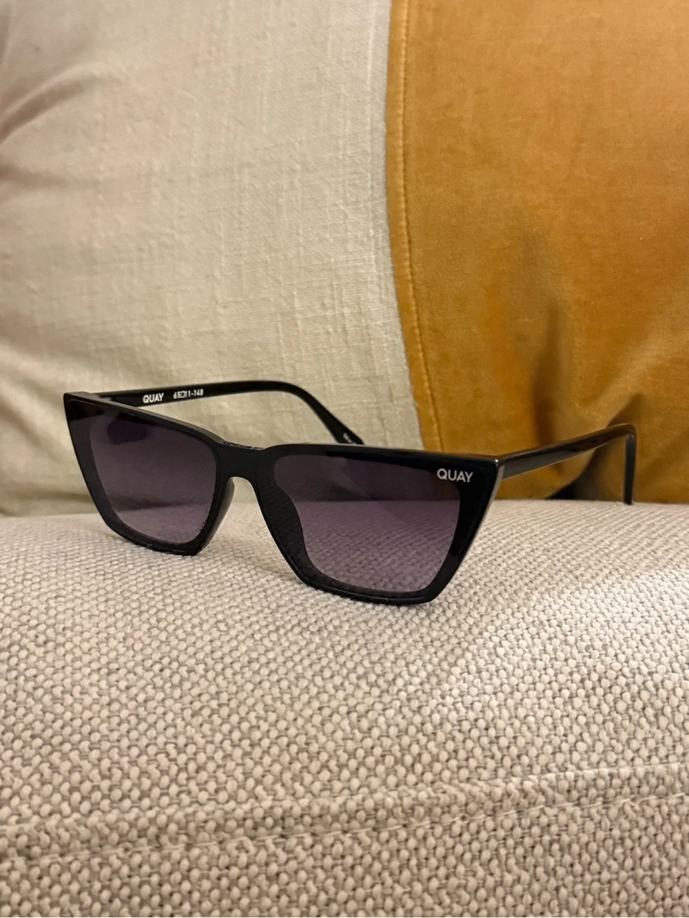 Quay Australia barely worn